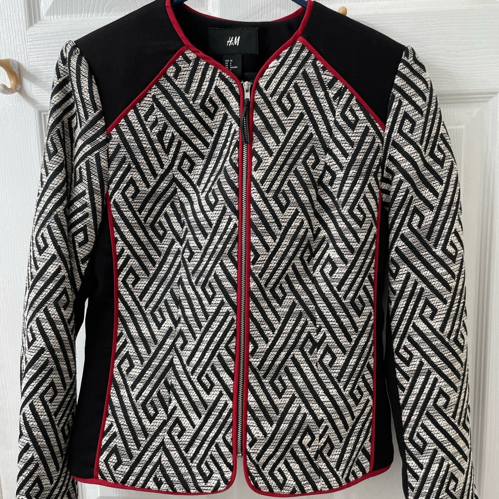 H&M Black and White Geometric Blazer with Red Accents Sz 6